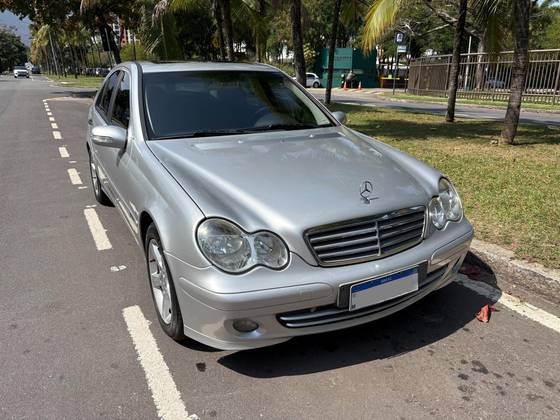 MERCEDES-BENZ C 180 K 1.8 CLASSIC KOMPRESSOR 16V 143 CV GASOLINA 4P AUTOMÁTICO